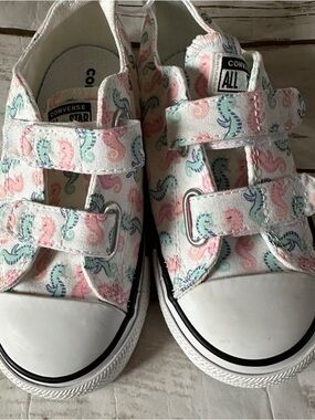 Converse seahorses sneakers nwot 10
